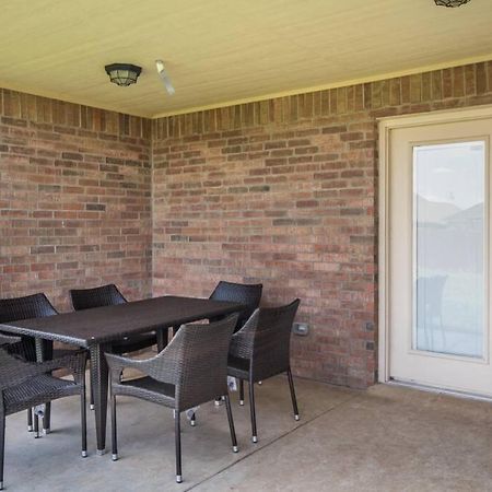 Cheerful 3 Bedroom Home, King Bed, 10 Min From Palo Duro Canyon, Fireplace, Washer Dryer Exterior photo